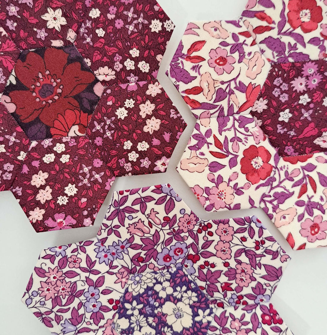 English Paper Piecing Photo Tutorial: Hexagon EPP Flowers